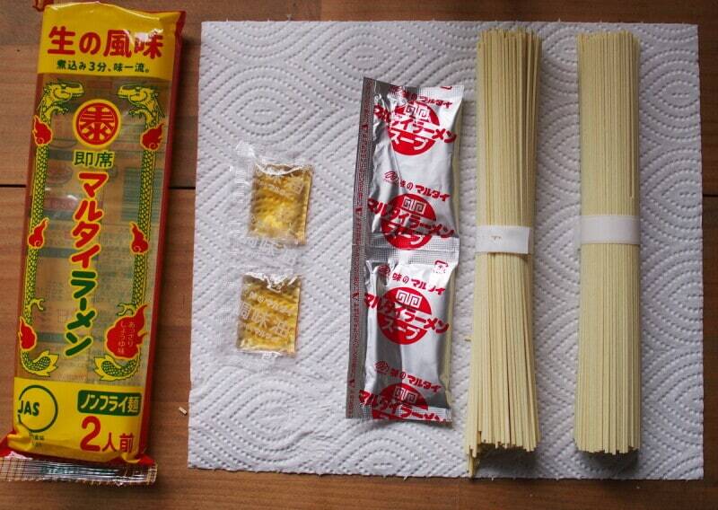 1箱買い　2種各30食60食分　大特価￥5980　　１食分￥99　　九州博多超定番　　 マルタイ棒ラーメンセット 　ゴマ醤油 ＆ 醤油豚骨 
