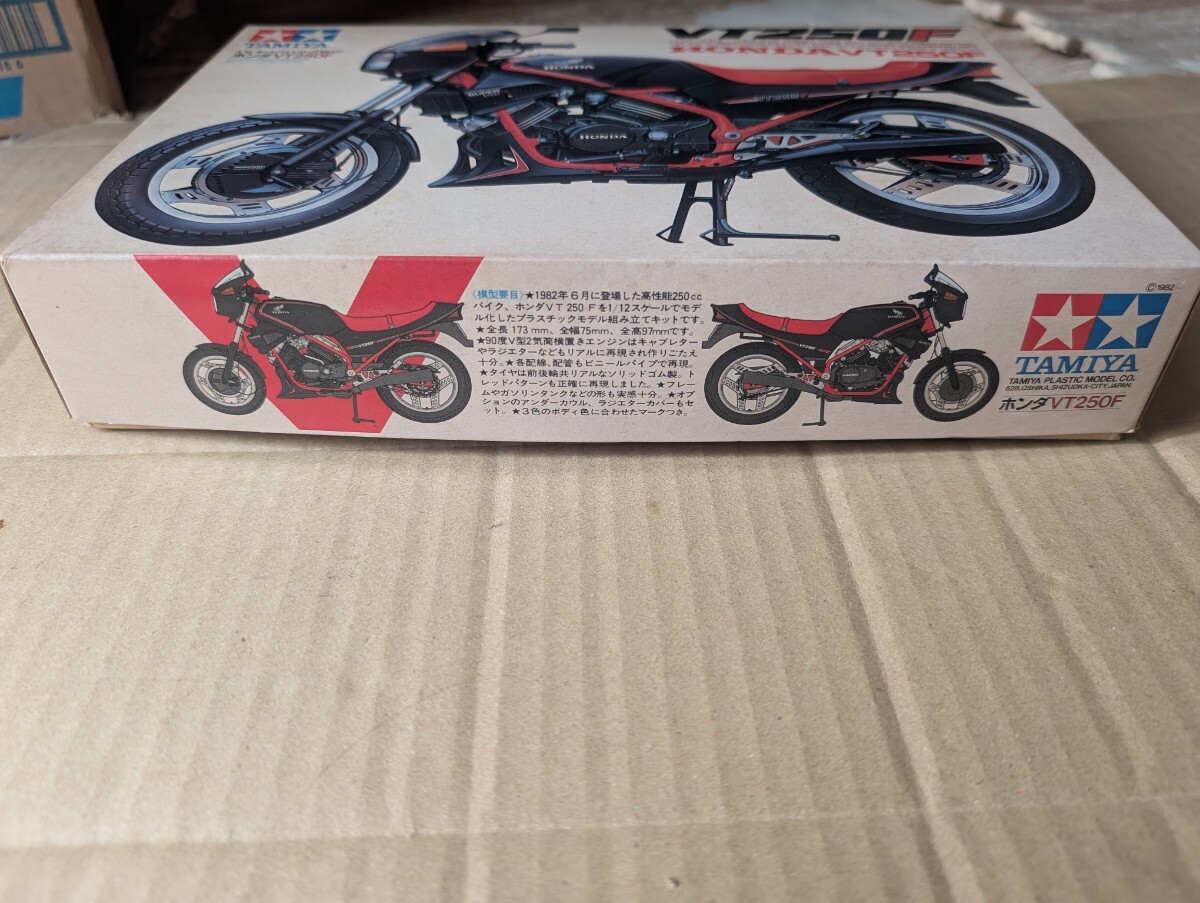  Tamiya пластиковая модель 1/12 Honda VT250F подлинная вещь маленький олень не собран отсутствует нет редкость распродажа 