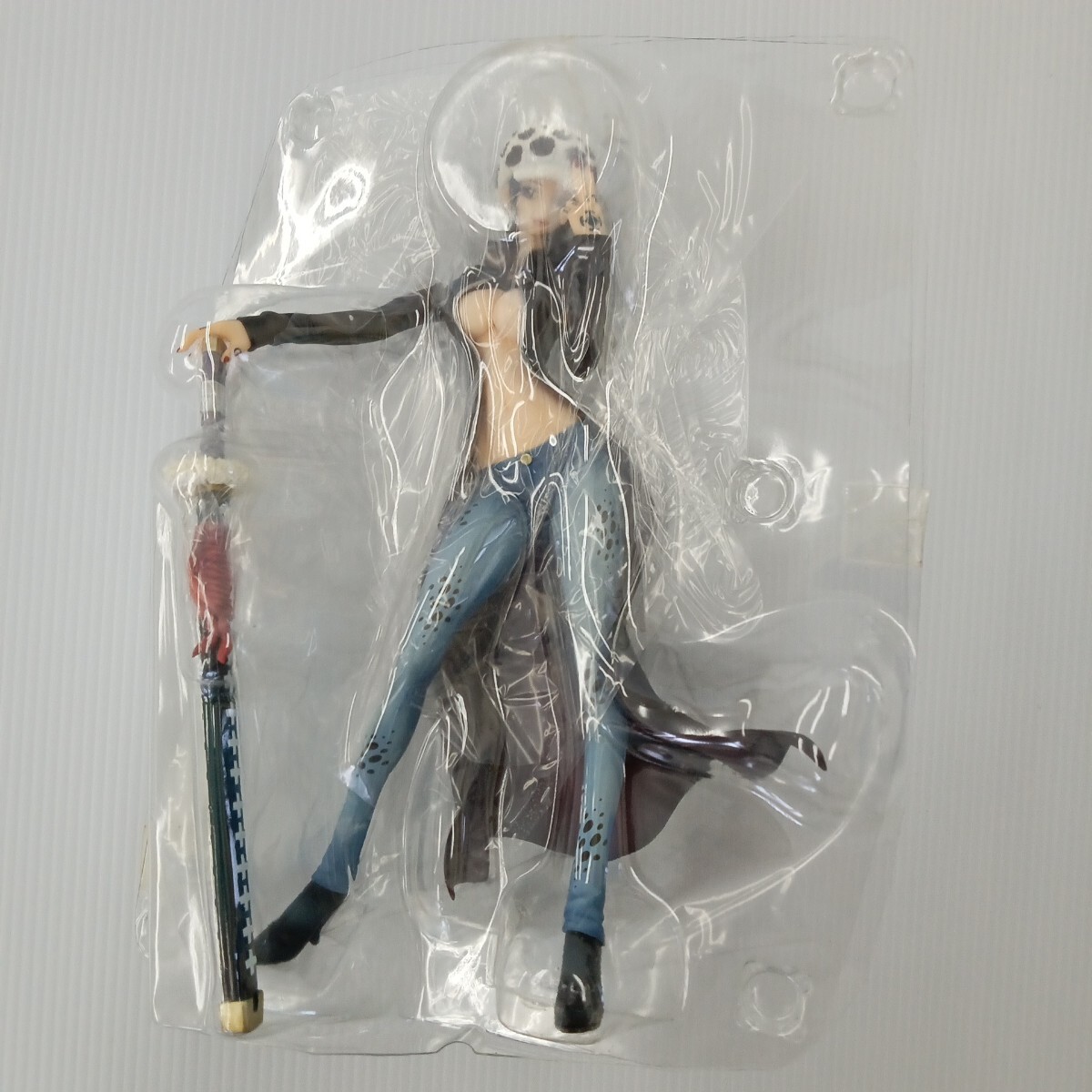 ONE PIECE」の「トラファルガー・ロー」女体化フィギュアが登場