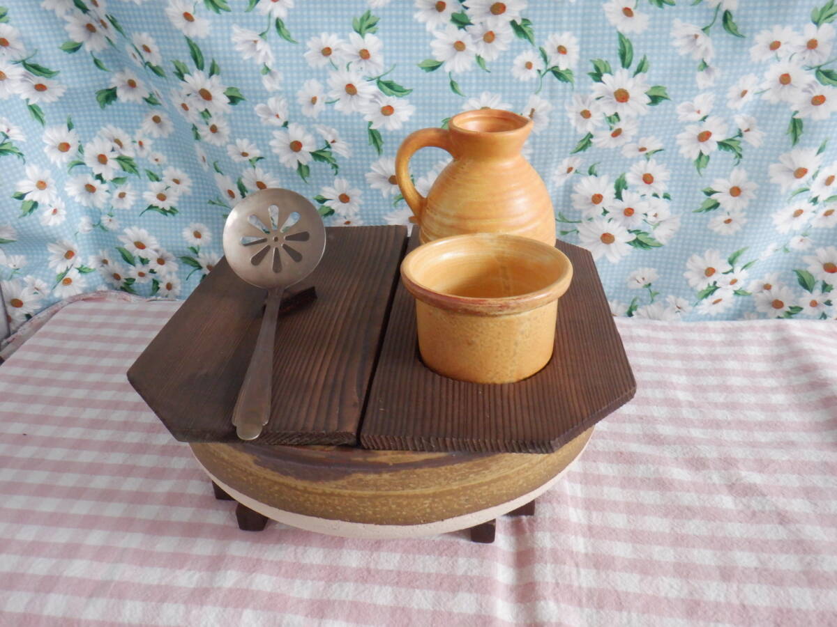 X『陶器製 湯豆腐鍋セット(円形の土鍋/湯どうふセット/鍋敷き/木蓋付き)』~箱なし 長期保管品 _画像2