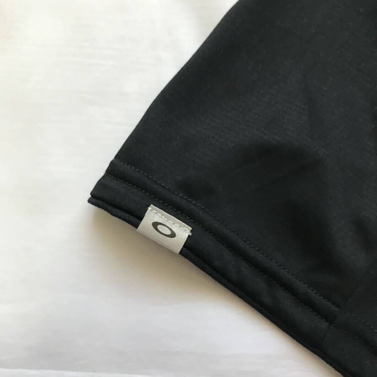 ▲B451新品 【日本XLサイズ】黒 最新 JAPAN CLLECTIONオークリー（OAKLEY）Enhance 半袖 ゴルフ ハイネック モック ハーフジップ シャツ