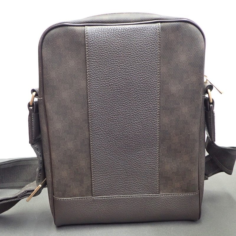 【 美品 】 ダンヒル ディーエイト ショルダーバッグ ブラウン系 PVC×レザー クロスボディ 斜め掛け dunhill