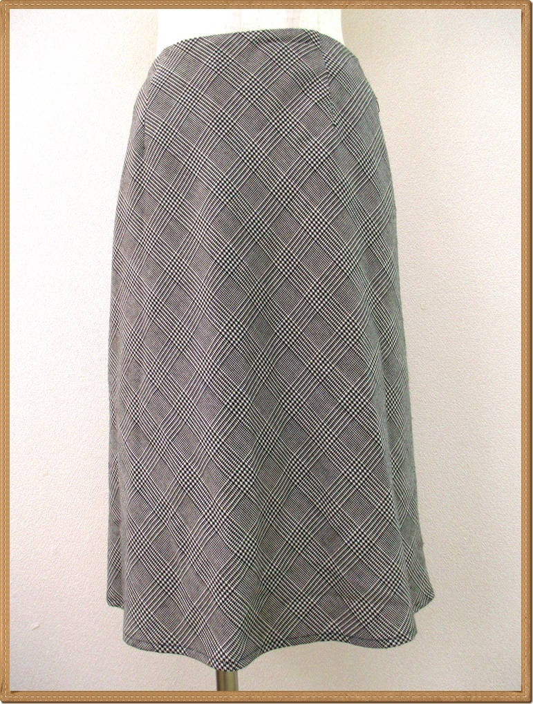 ◎726【送料無料】レディース ボトムス 台形スカート ひざ丈 W67 M相当 ホワイト×ブラック グレンチェック モノトーン 裏地付 日本製_画像1