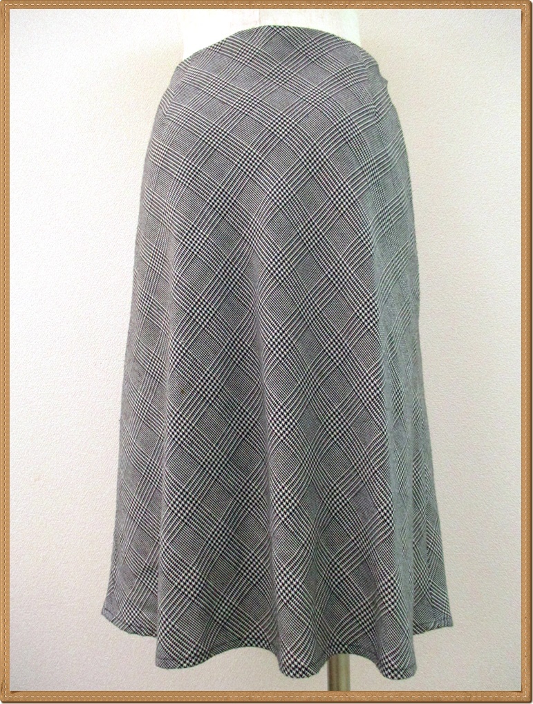 ◎726【送料無料】レディース ボトムス 台形スカート ひざ丈 W67 M相当 ホワイト×ブラック グレンチェック モノトーン 裏地付 日本製_画像3