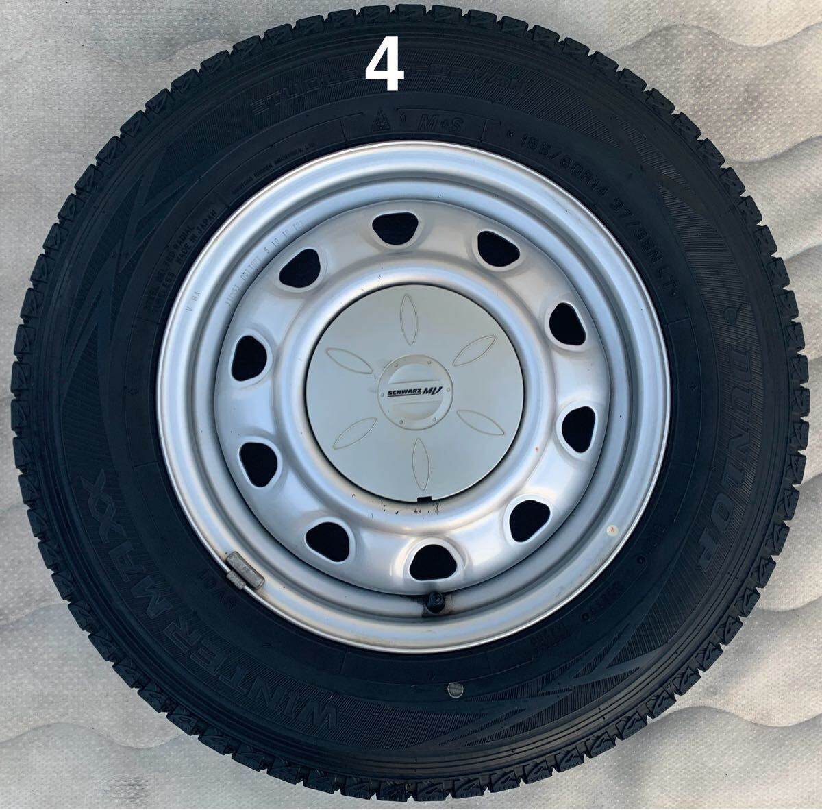 SCHWARZ MV 社外◆14インチ◆165/80R14◆J14X5J◆PCD 100/114.3 +4穴◆ハブ: 約 68ミリ◆2019年 スタッドレス タイヤ_画像5