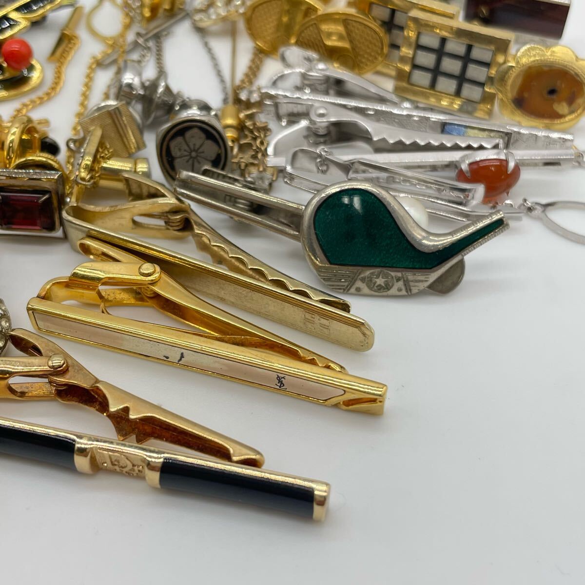 ▲ イミテまとめ ブローチ タイピン イヤリング アクセサリー カフス 目玉商品 Dior イブサンローラン YSL ウェッジウッド ダンヒル 