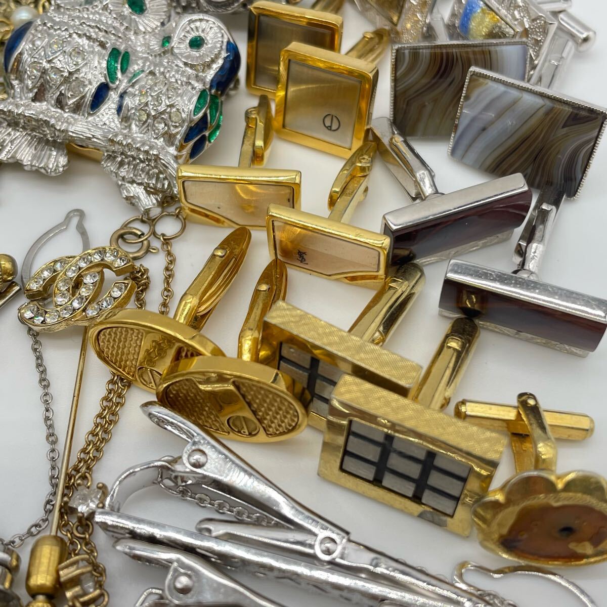 ▲ イミテまとめ ブローチ タイピン イヤリング アクセサリー カフス 目玉商品 Dior イブサンローラン YSL ウェッジウッド ダンヒル 