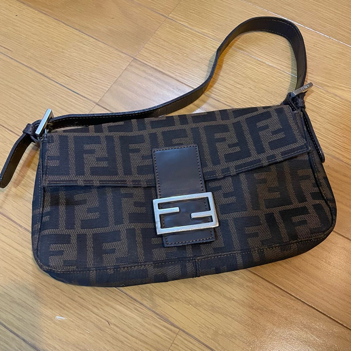 FENDI フェンディ マンマバケット ズッカ柄 ハンドバッグ FFロゴ ズッカ ブラウン