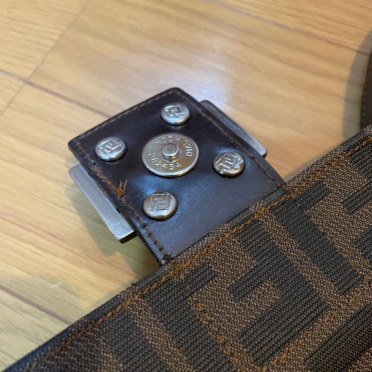 FENDI フェンディ マンマバケット ズッカ柄 ハンドバッグ FFロゴ ズッカ ブラウン