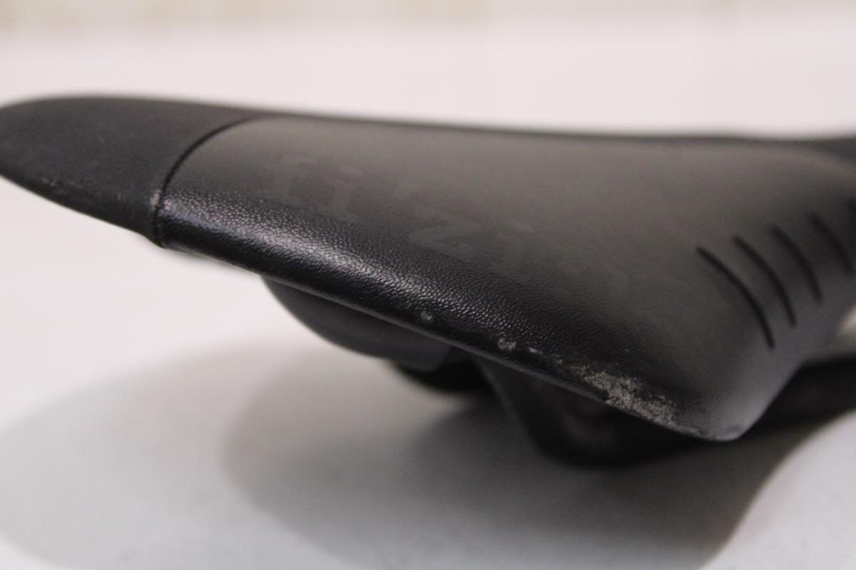 ★fi'zi:k フィジーク ANTARES R1 サドル CARBON BRAIDED