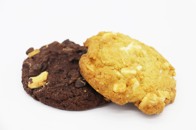 マカダミアナッツ 素?zé)啢?250ｇ 世界美食探究 オーストラリア産 （メール便）マカデミアナッツ 無塩 無油 國內(nèi)加工