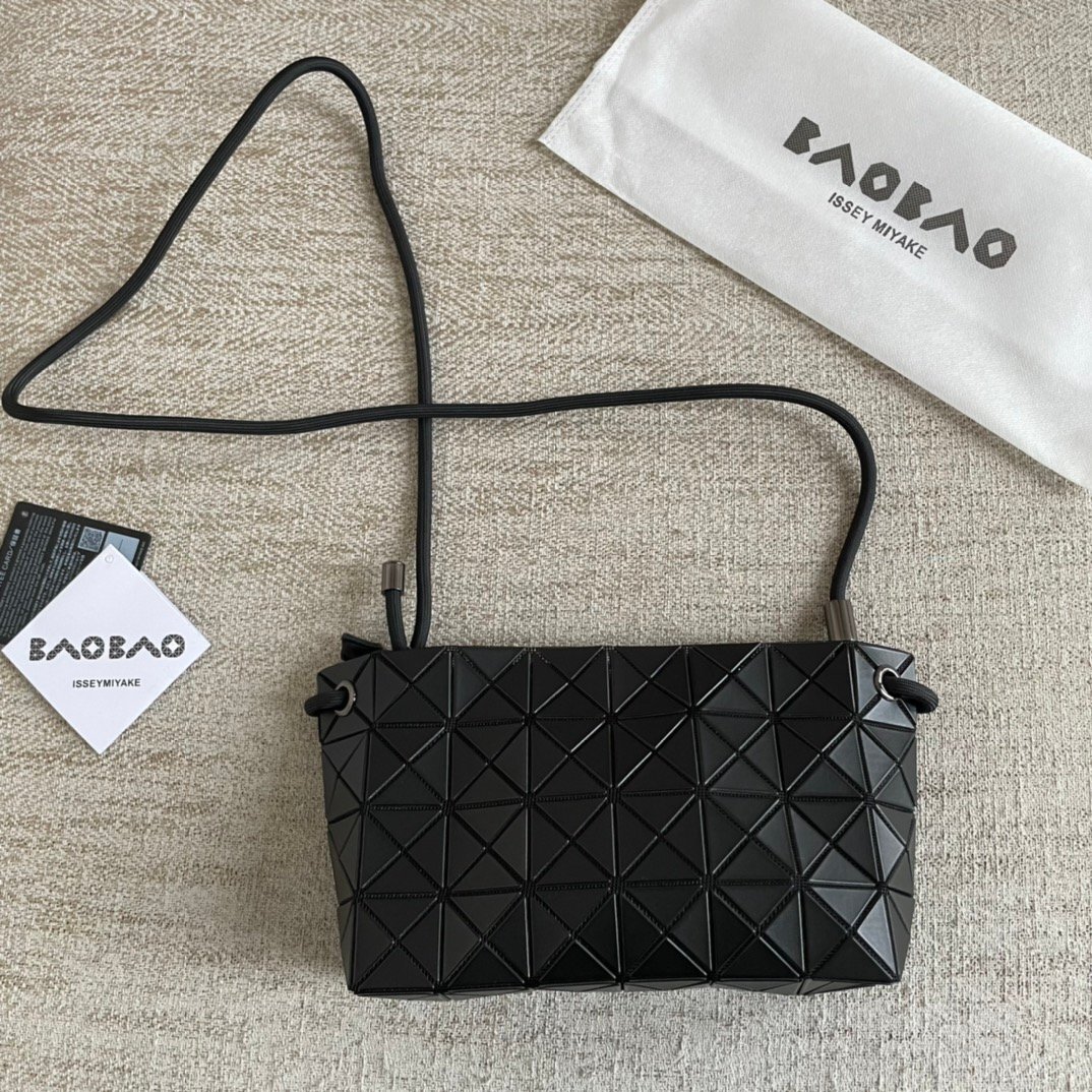 BAO BAO ISSEY MIYAKE バオバオイッセイミヤケ トートバッグ ショルダバッグ