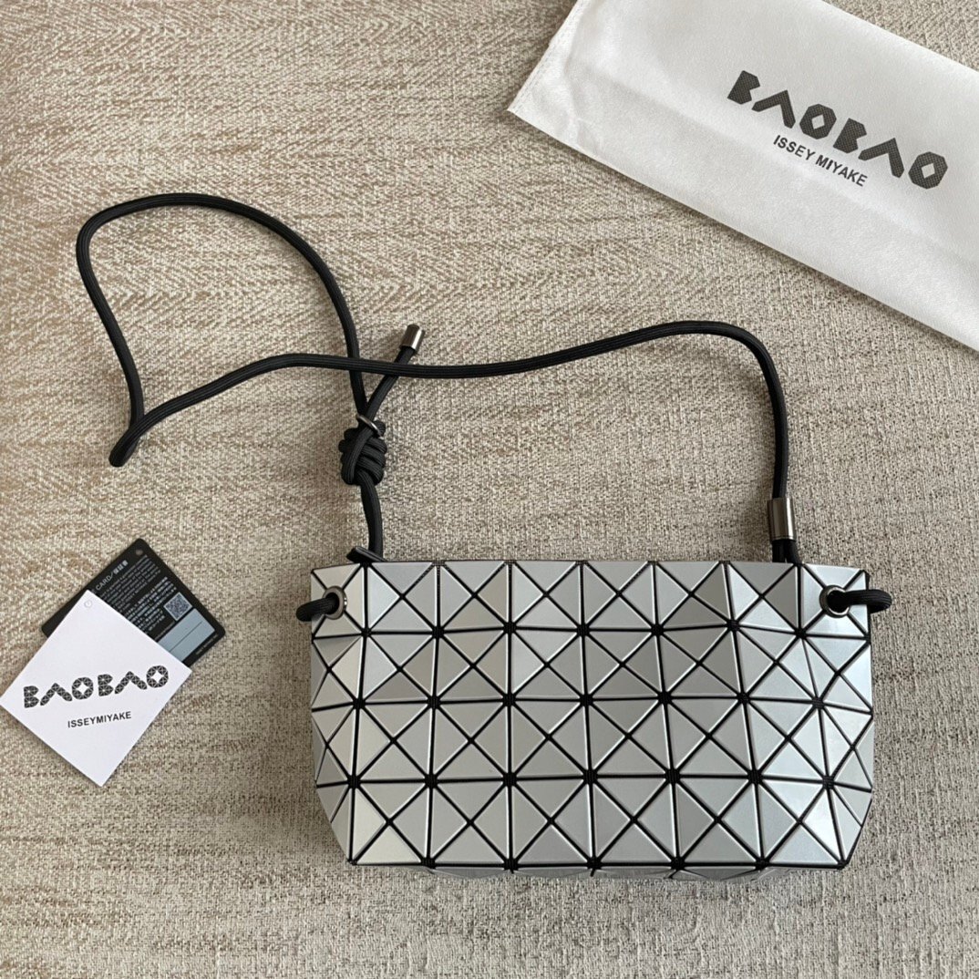 BAO BAO ISSEY MIYAKE バオバオイッセイミヤケ トートバッグ ショルダバッグ