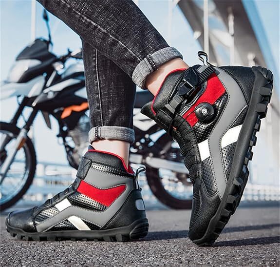 バイクシューズ バイク用ブーツ メッシュ パンチング加工 通気 ライダース BOAシステム オートバイ靴 ブラック サイズ：26cm