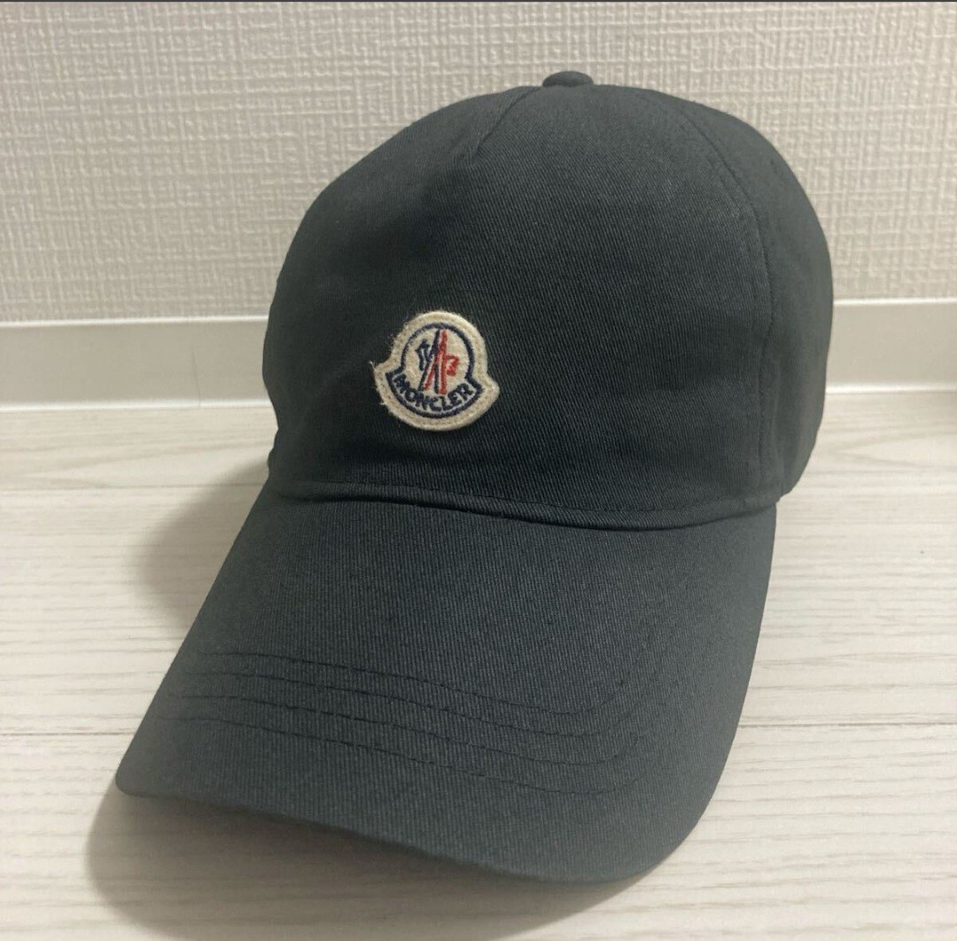 1円 【超美品】 MONCLER モンクレール ベースボールキャップ ロゴワッペン マジックテープ バックロゴ メンズ 黒 ブラック 淺め 帽子 綿