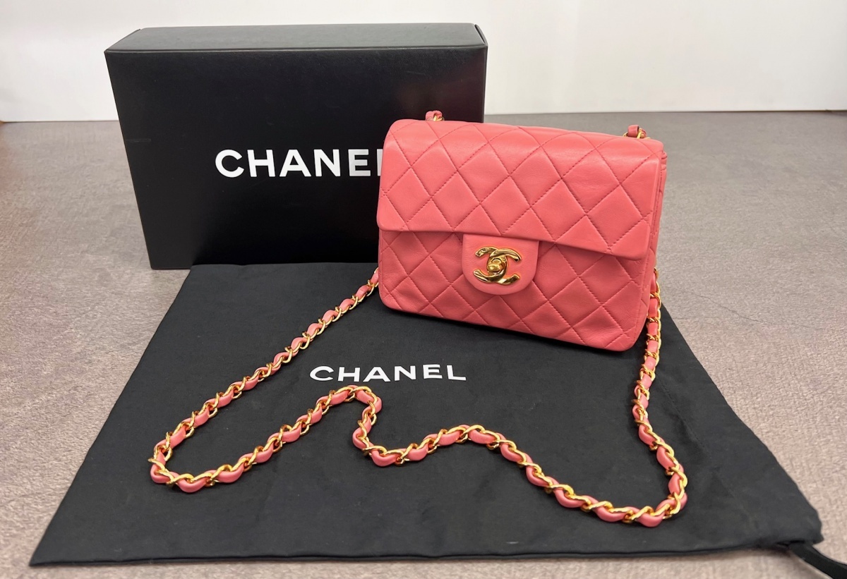 レア！美品！ ピンク！ブティックシール付き！ CHANEL シャネル　ミニ マトラッセ 17ｃｍ ラムスキン　ショルダーバッグ ゴールド