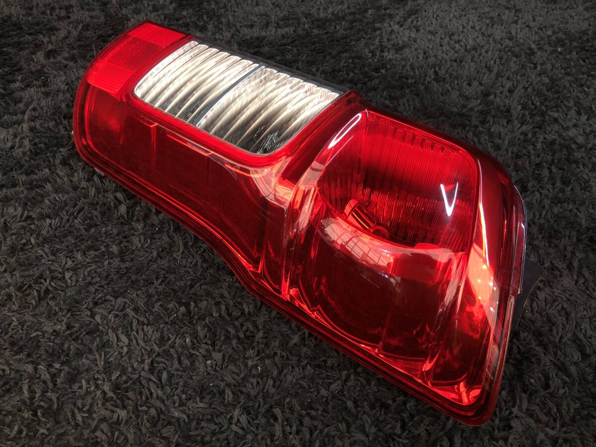 NV350キャラバン テールランプ テールレンズ 左右セット VW2E26 VW6E26 イチコ T008 26555-3XA0B 26550-3XA0B 2016年 913644