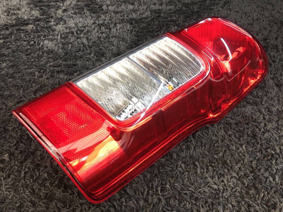 NV350キャラバン テールランプ テールレンズ 左右セット VW2E26 VW6E26 イチコ T008 26555-3XA0B 26550-3XA0B 2016年 913644
