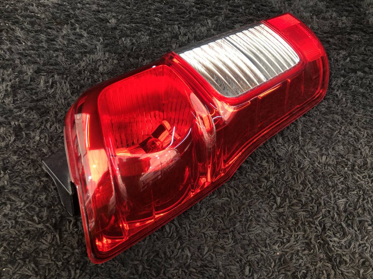 NV350キャラバン テールランプ テールレンズ 左右セット VW2E26 VW6E26 イチコ T008 26555-3XA0B 26550-3XA0B 2016年 913644