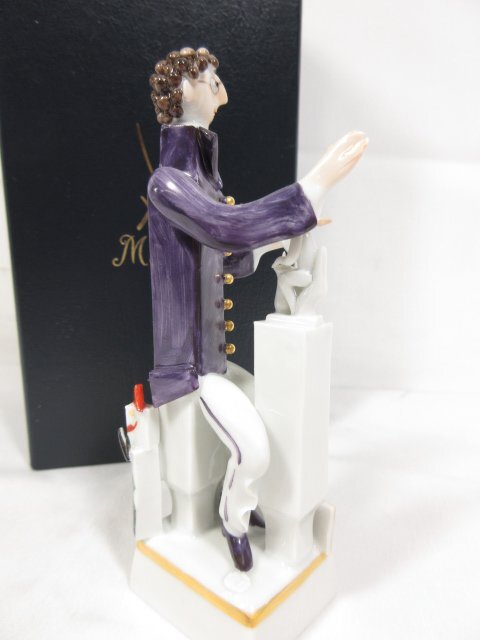 超美品 【マイセン MEISSEN】【手ひねり人形】300周年限定 磁器