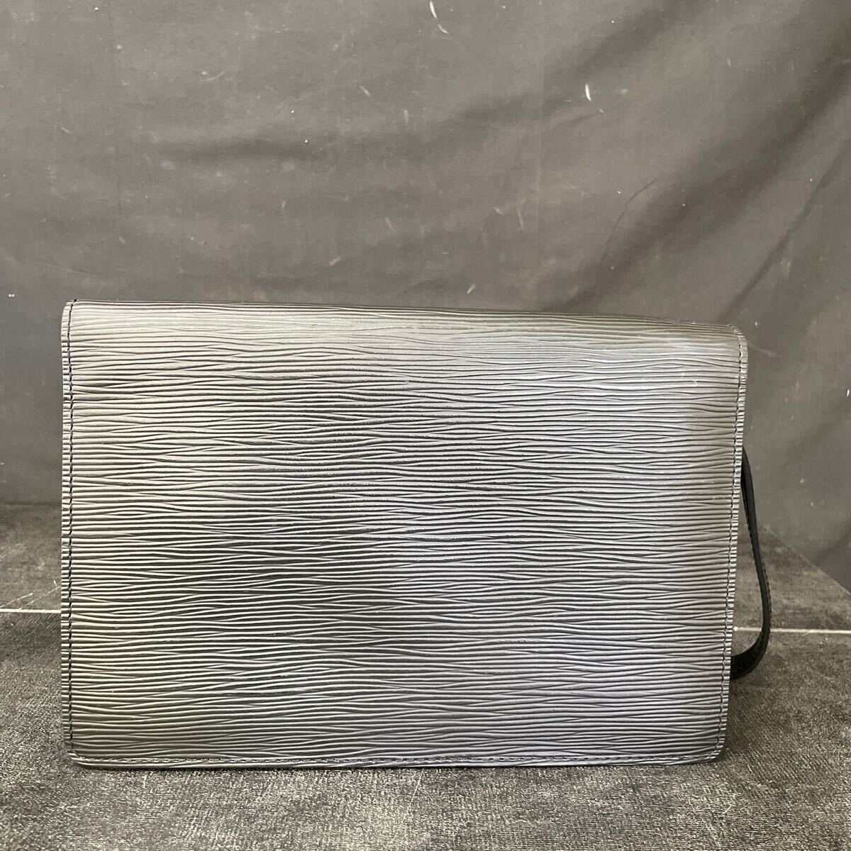 LOUIS VUITTON ルイヴィトン エピ セリエ ドラゴンヌ M52612 ノワール クラッチバッグ セカンドバッグ 鍵付き 1