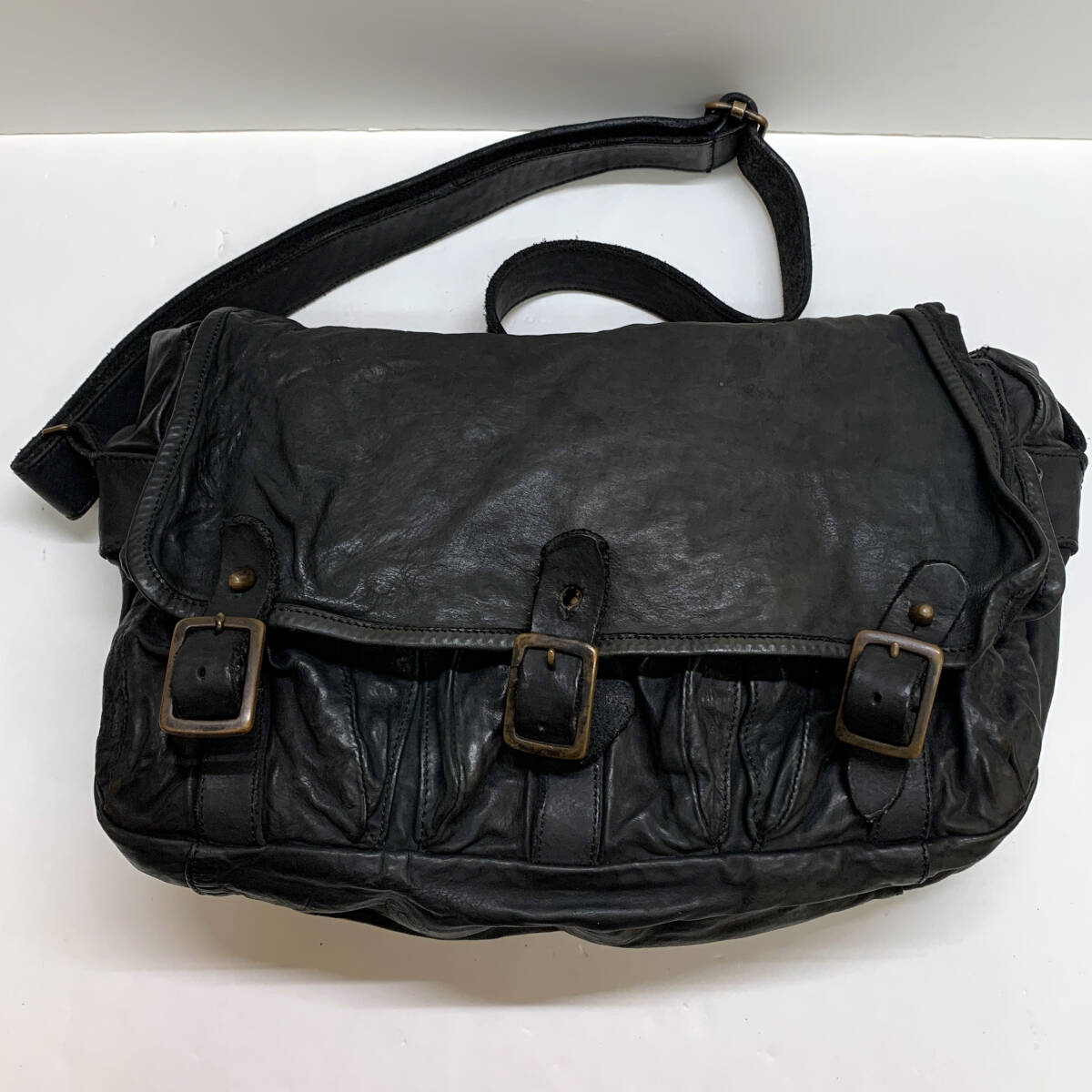 tu147 ISAMU KATAYAMA BACKLASH イサムカタヤマ バックラッシュ ショルダーバッグ ※中古