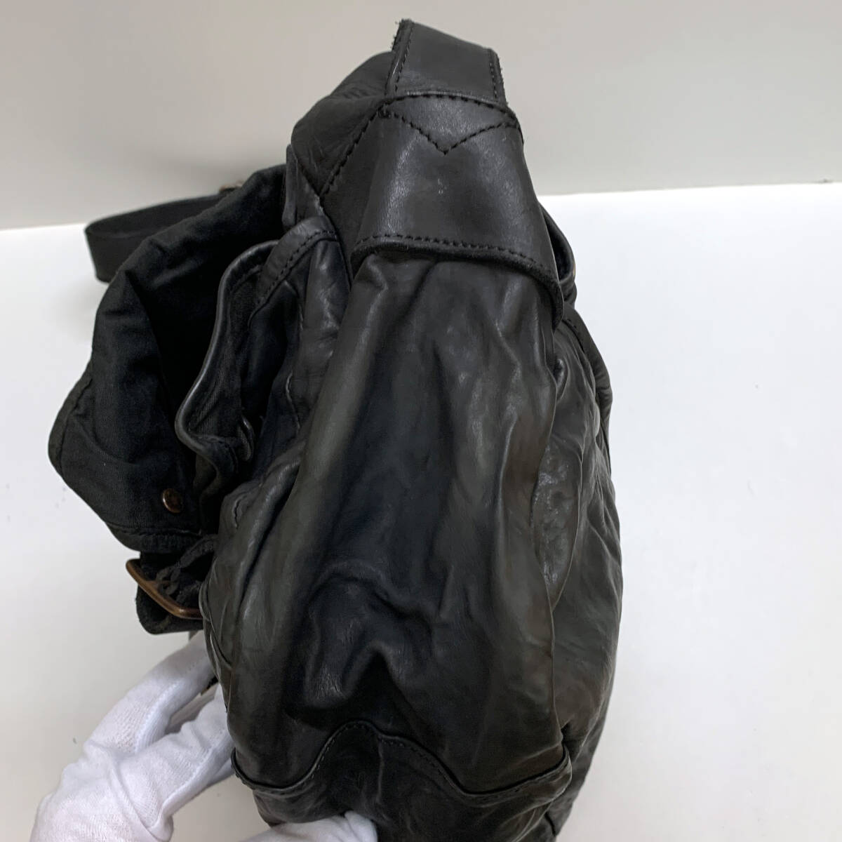 tu147 ISAMU KATAYAMA BACKLASH イサムカタヤマ バックラッシュ ショルダーバッグ ※中古