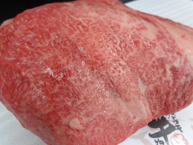 三重A５牝　超特ラン肉（ブロック）?。?，１９ｋｇ　