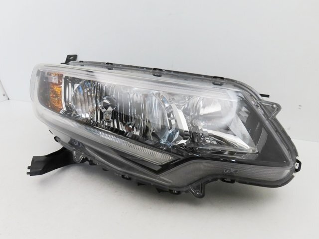 【即決有】 ホンダ フリード GB5 GB6 前期 純正 右 ヘッドライト ハロゲン STANLEY W2171 (n007843)
