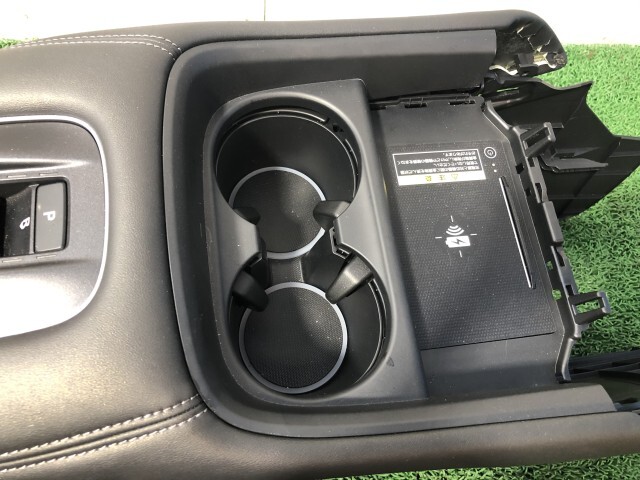 ＺＲ－Ｖ 6AA-RZ6 コンソールボックス 54000-3V5-J42ZA 83430-3V0-J01ZB【即納】　インボイス対応