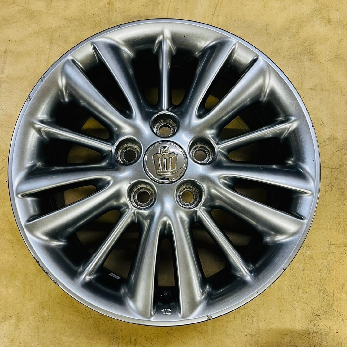 * Toyota 18 серия Crown оригинальный 16 дюймовый 7J +50 114.3 /5H Noah Voxy Estima и т.п.. использование не по назначению тоже! TOYOTA зимний . двор магазин витрина самовывоз OK!*