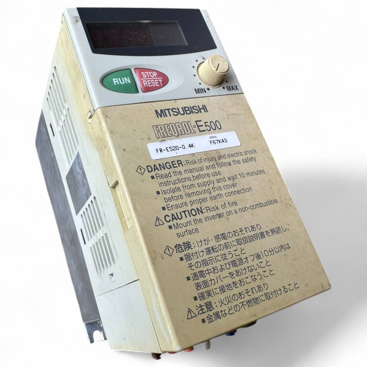 【中古】MITSUBISHI 三菱電機 インバーター FR-E520-0.4K FREQROL-E500 汎用インバータ 現状品_画像2