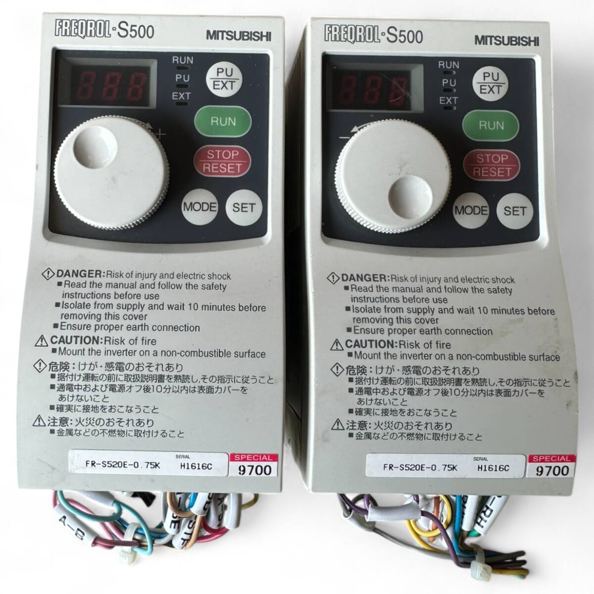 【中古2台セット】MITSUBISHI 三菱電機 インバーター FR-S520E-0.75K-2T FREQROL-S500 汎用インバータ 現状品_画像1