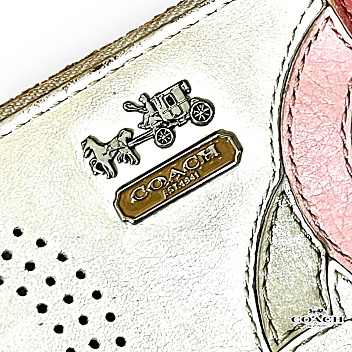 中古品 COACH シグネチャー ラウンドファスナー 長財布 財布 ホワイト レディース ブランド コーチ ★99