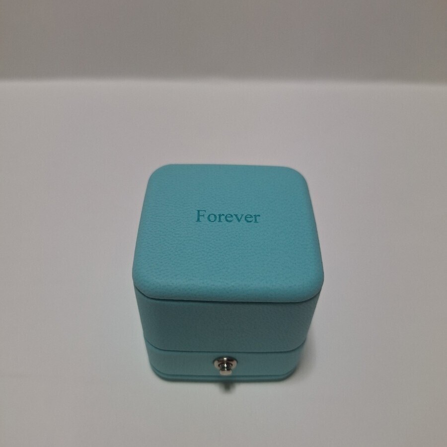 ティファニー 空箱 指輪　FOREVER