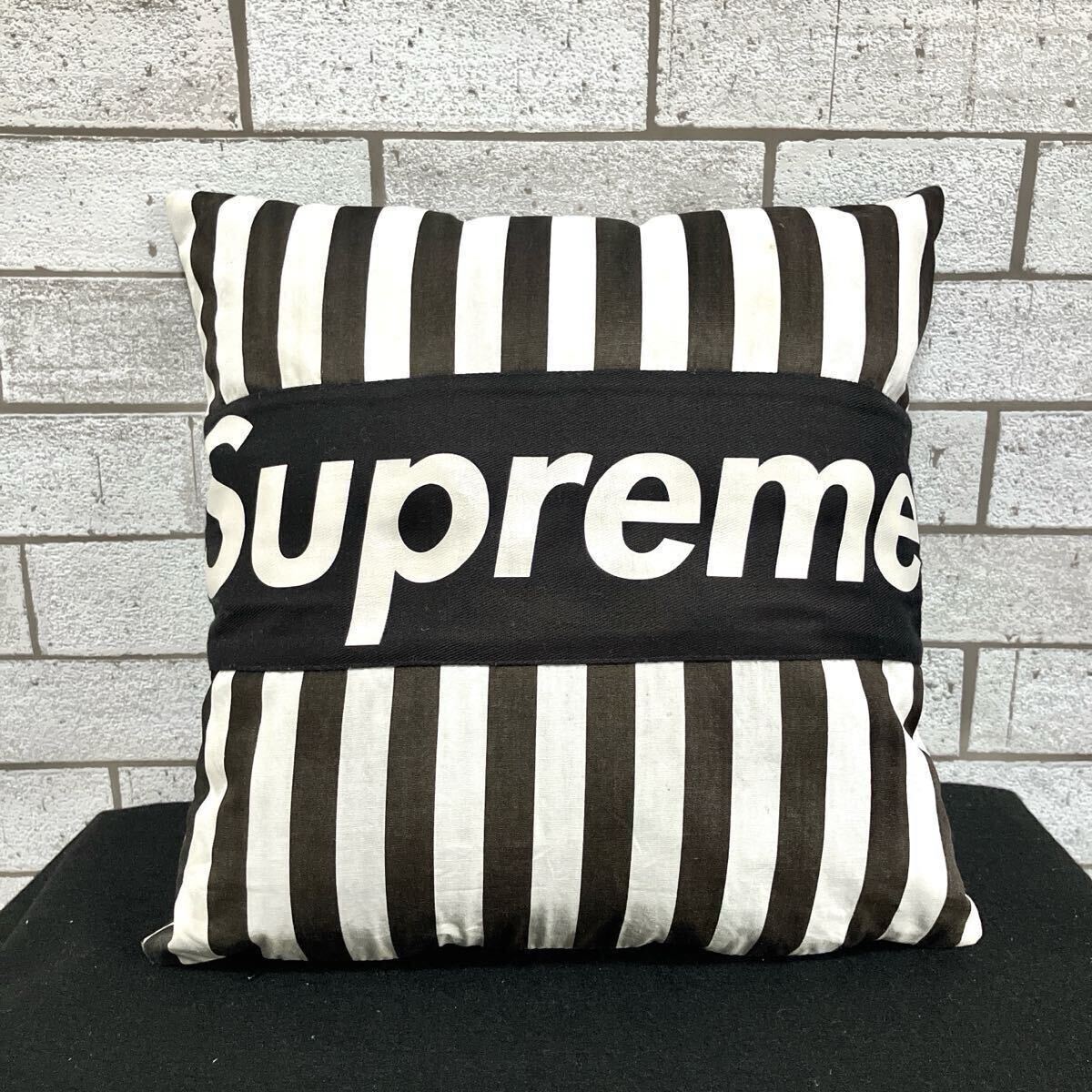 【1円】supreme シュプリーム BOXロゴ　クッション　インテリア　ストリート　ファッション　ストライプ　黒　モノトーン