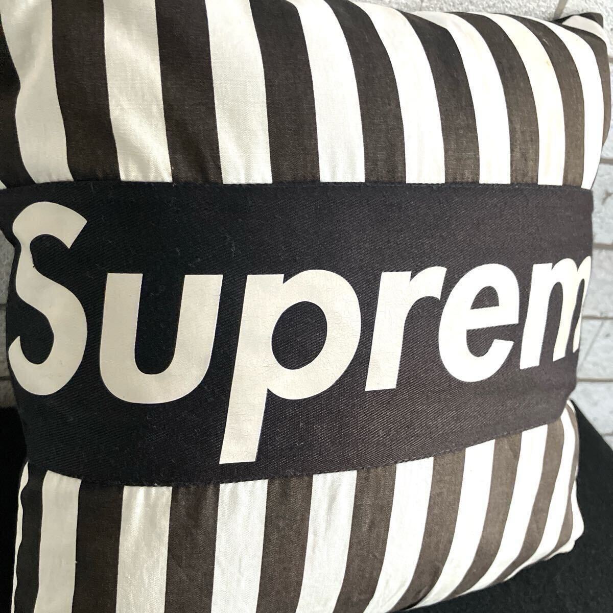 【1円】supreme シュプリーム BOXロゴ　クッション　インテリア　ストリート　ファッション　ストライプ　黒　モノトーン