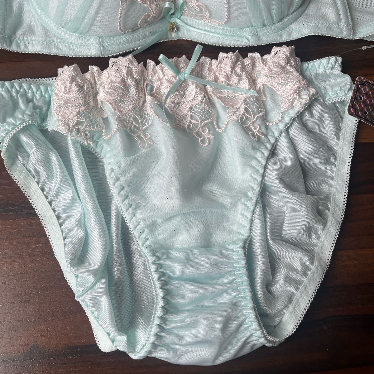 新品　タグ付　未使用　shake body ブラジャー　ブラ　ショーツ　パンツ