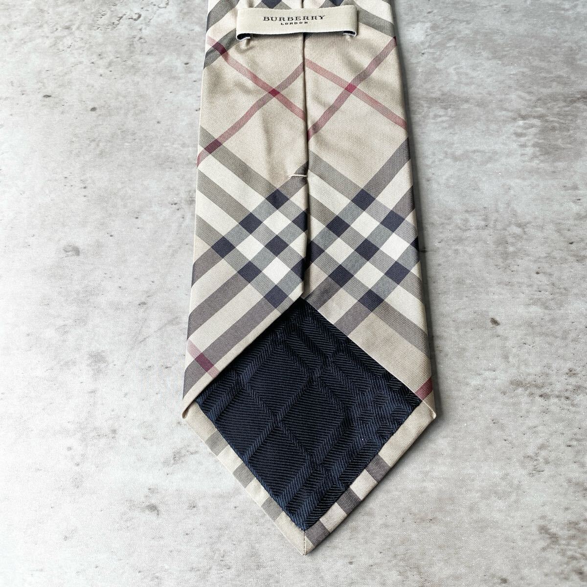 美品 BURBERRY LONDON バーバリーロンドン ネクタイ ノバチェック ベージュ チェック イタリア製 シルク素材 パーティー 結婚式 披露宴