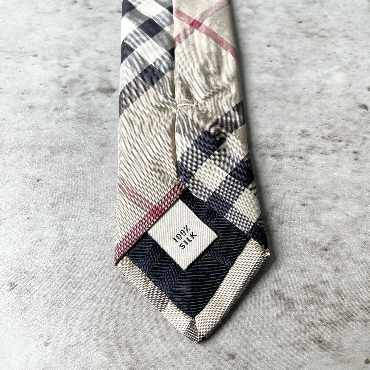 美品 BURBERRY LONDON バーバリーロンドン ネクタイ ノバチェック ベージュ チェック イタリア製 シルク素材 パーティー 結婚式 披露宴