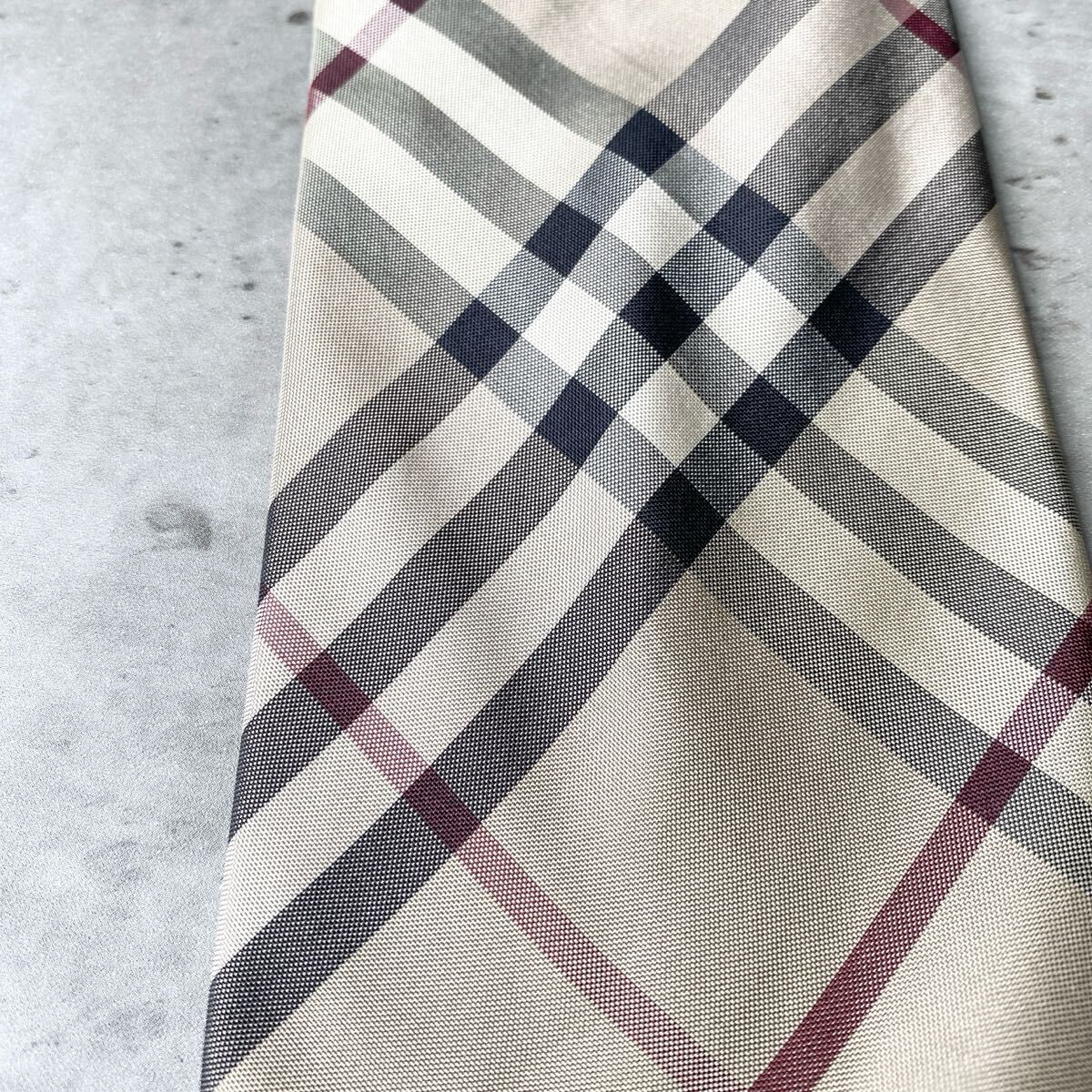 美品 BURBERRY LONDON バーバリーロンドン ネクタイ ノバチェック ベージュ チェック イタリア製 シルク素材 パーティー 結婚式 披露宴