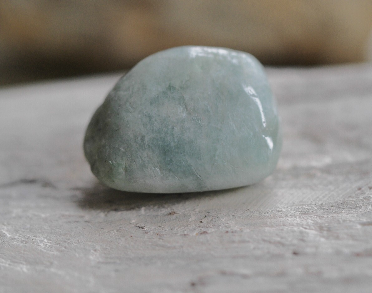 糸魚川翡翠 原石磨き バロック石 お守り 9g_画像1