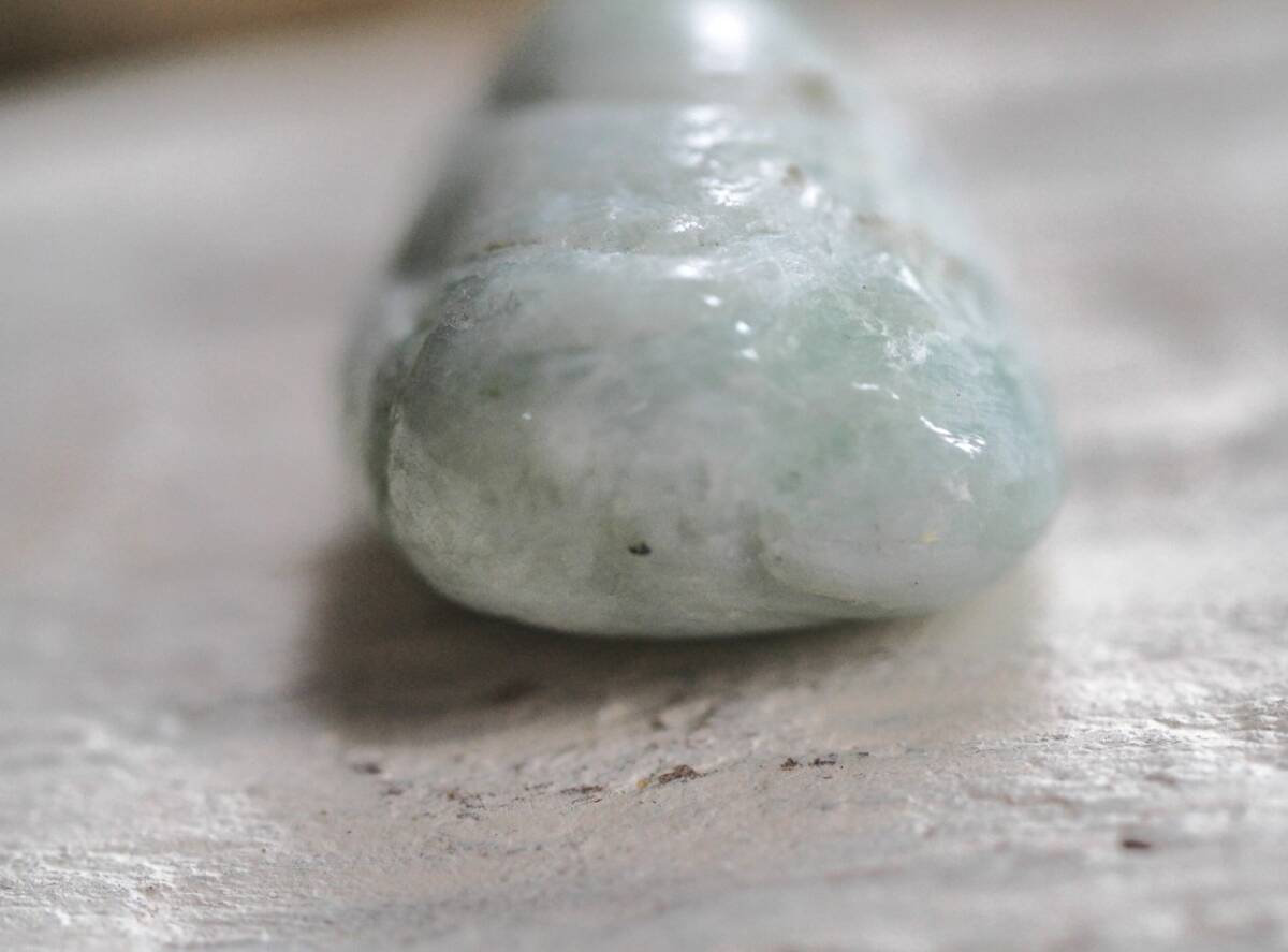 糸魚川翡翠 原石磨き バロック石 お守り 9g_画像3
