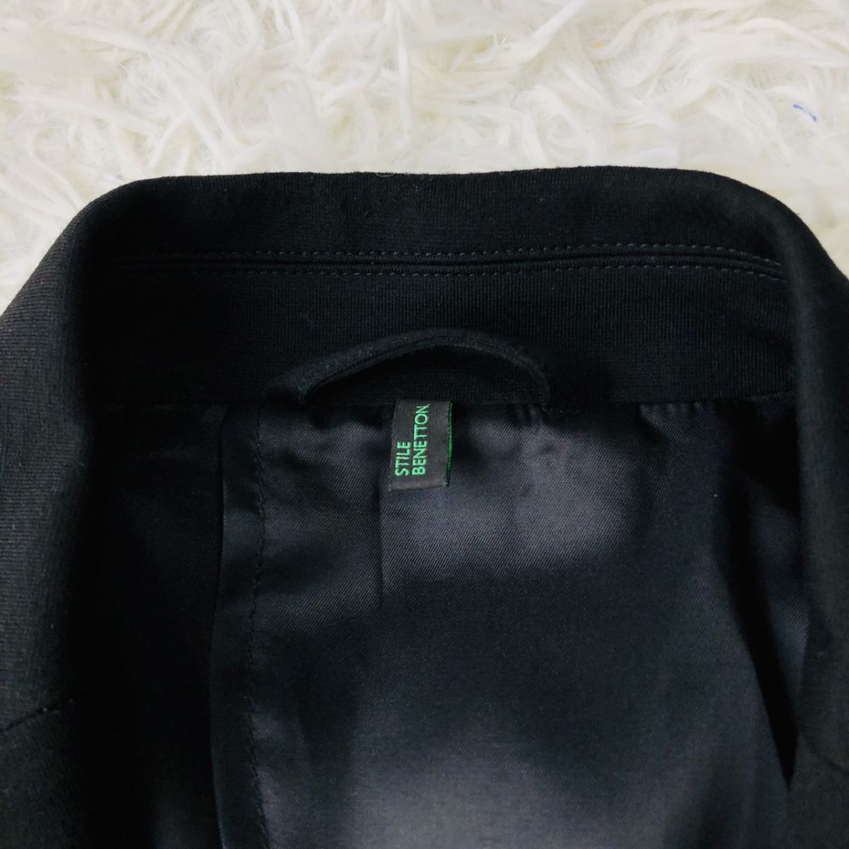 ベネトン【BENETTON】スーツ セットアップ テーラードジャケット ブラック L/M 背抜き ストレッチ センターベント 本切羽 上下 197