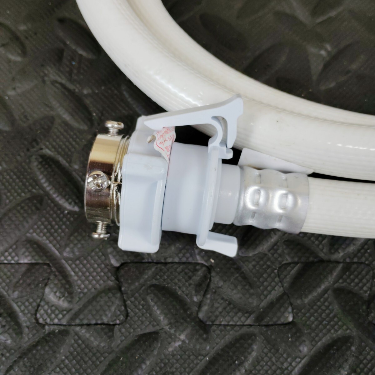 ★未使用保管品★コメリ　K+BUILD　洗濯機(jī)給水ホース　2m　全自動(dòng)洗濯機(jī)用　取付徑14?23mm
