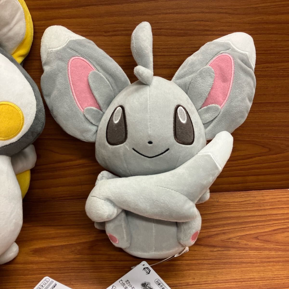 エモンガ　チラーミィ　2体　Pocket Monsters ポケットモンスター　Pokmon ポケモン　ぬいぐるみ　キャラクター　アミューズメント