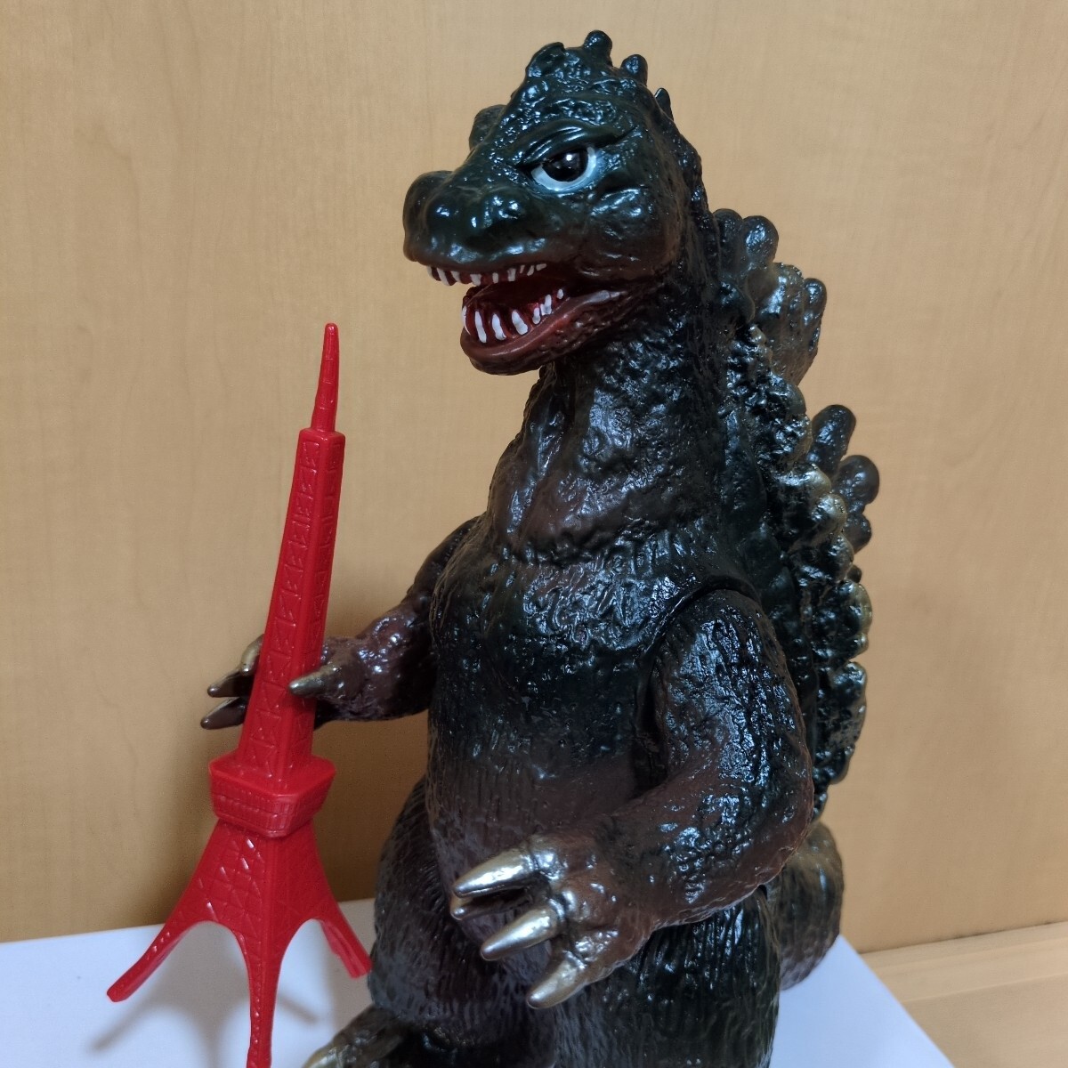 ブルマァク 当時物 ジャイアントゴジラ 約30cm 東京タワー付き プロフ必読 ブルマァク 当時物ジャイアントゴジラ約30cm 東京タワー付き