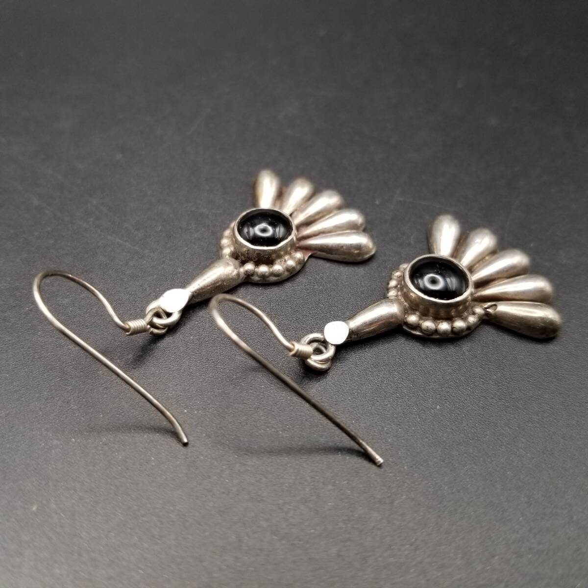 ボヘミアン 植物モチーフ オニキス カボション 925 シルバー ヴィンテージ フック ピアス 銀 大ぶりチャーム エスニック調(diào) Y23-E