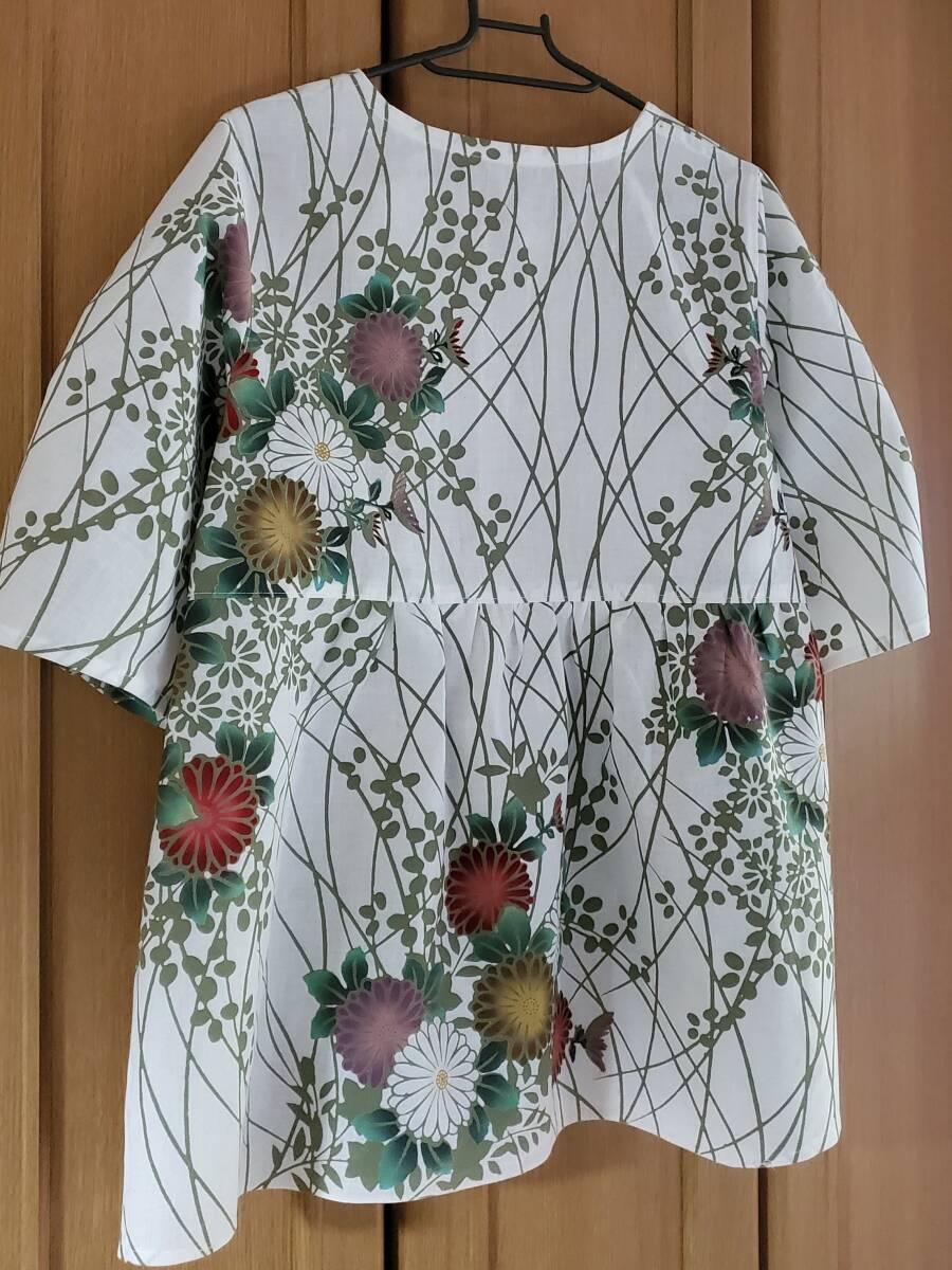 白&オリーブグリーン　芝草と小菊　模様　著物リメイク　浴衣　反物　チュニック　綿100%　ハンドメイド　ふんわり五分袖　※訳あり