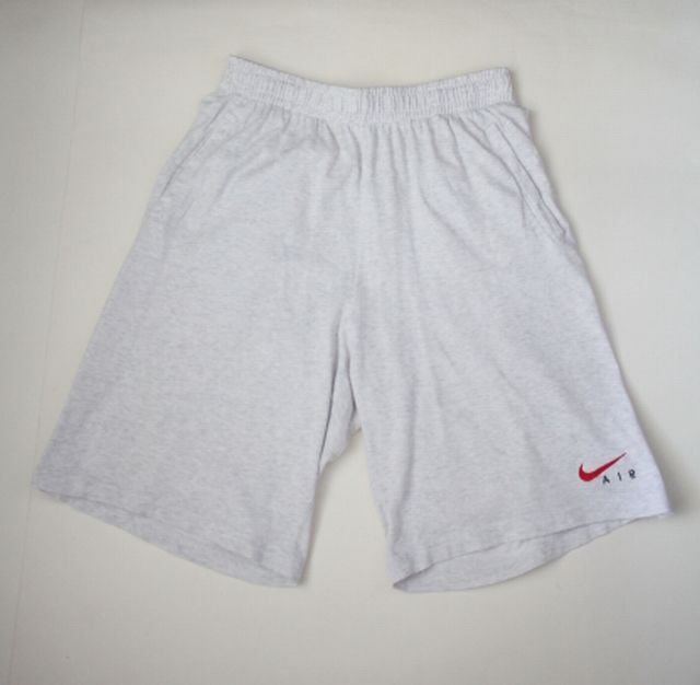 90's【NIKE】ナイキ　ショートパンツ　グレー?。╔L)　ビンテージ　古著　スポーツ　AIR　短パン